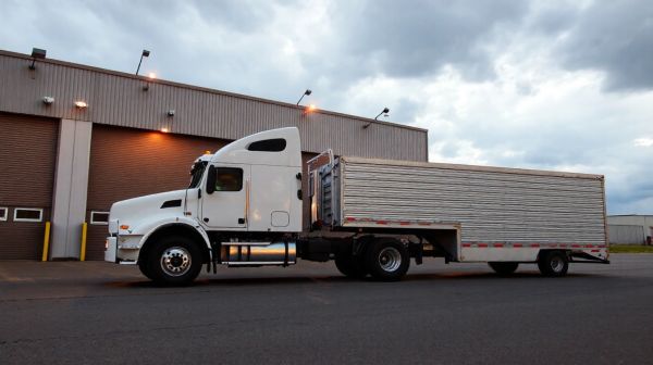 Options de location de camion porte voiture avec assurance